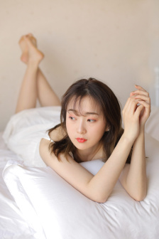 美女比基尼