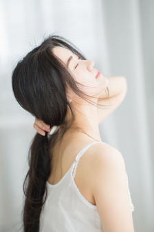裸体美女很污大胸大长腿丝袜